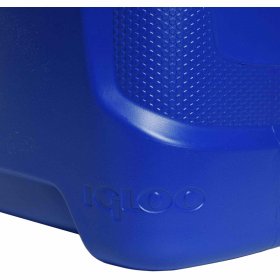 Igloo 30 Quart Contour Cooler